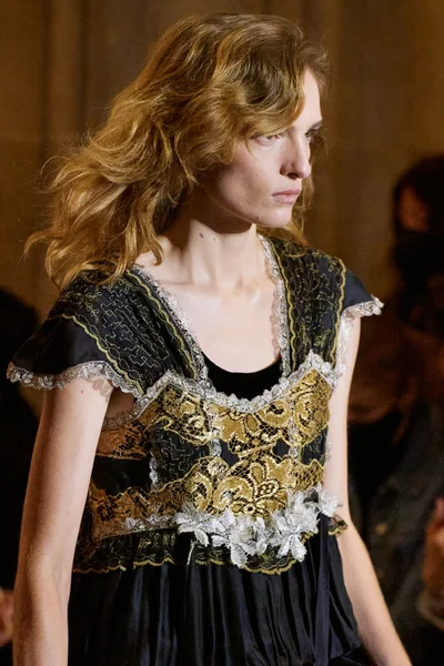 Look 1
